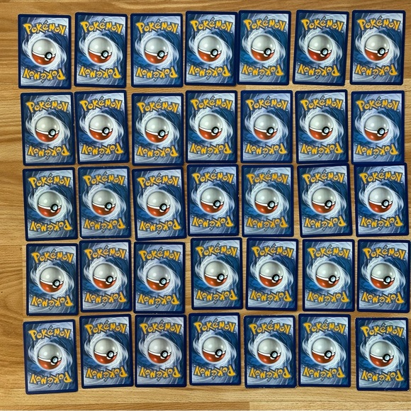 Lot of 450 Pokemon Trading Card Collection - Picture 15 of 16